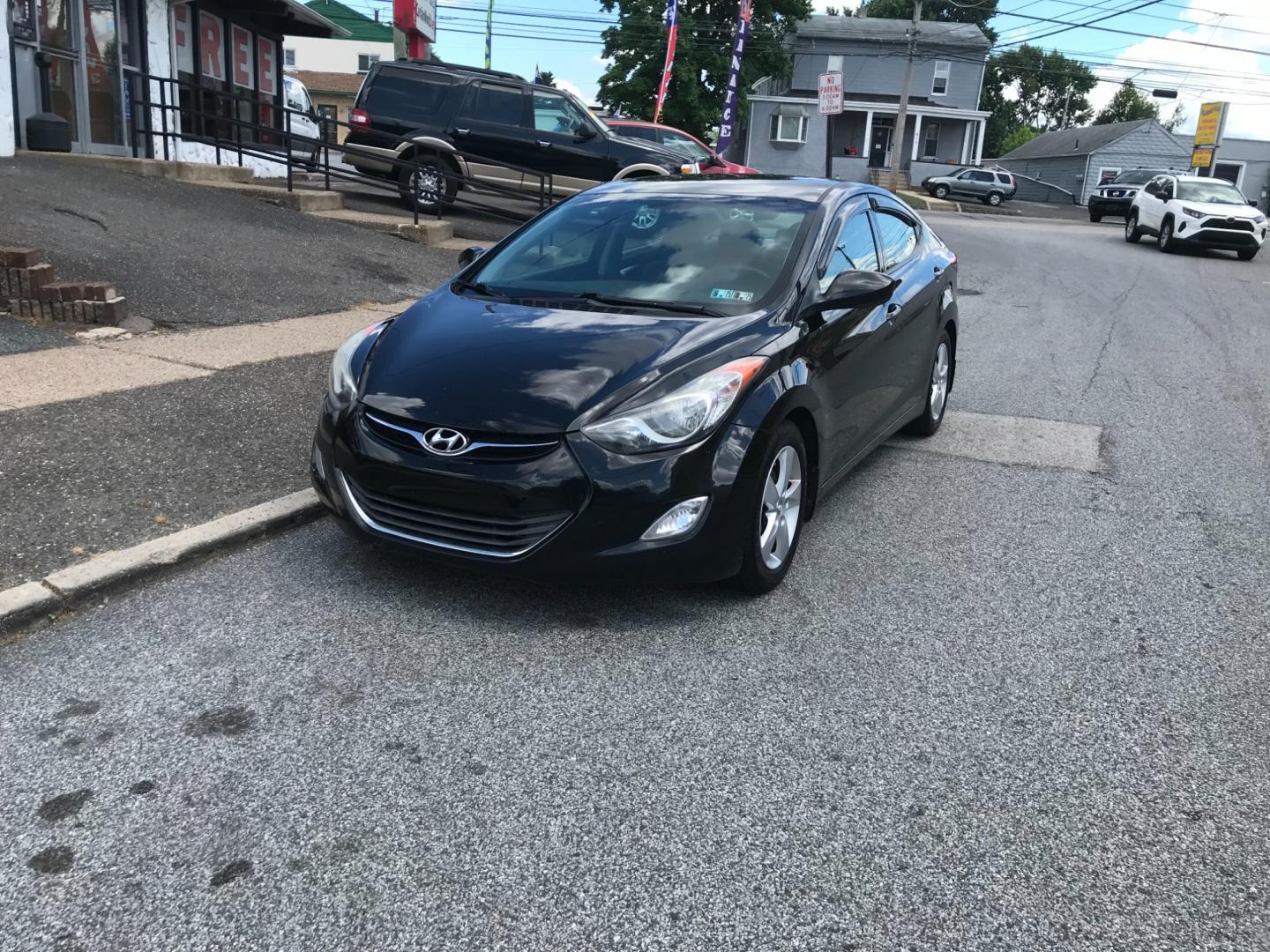 2013 Black /Gray Hyundai Elantra GLS (5NPDH4AE9DH) with an 1.8 V4 engine, Automatic transmission, located at 577 Chester Pike, Prospect Park, PA, 19076, (610) 237-1015, 39.886154, -75.302338 - Photo#2